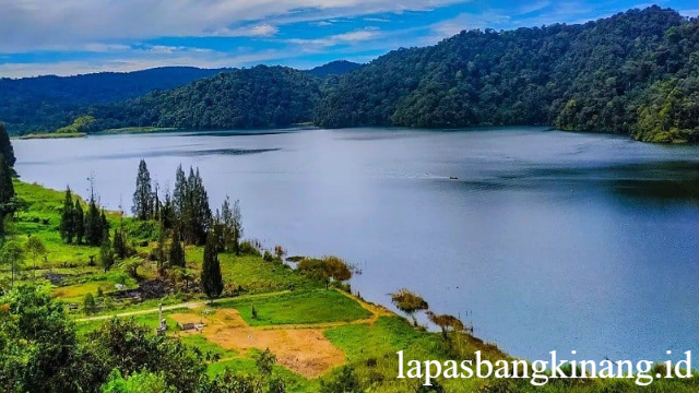 Keindahan Danau Lau Kawar sebagai Destinasi Wisata Eksotis
