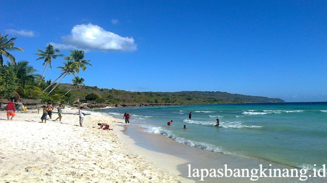 Menyelami Keindahan Pantai Pandan Sibolga
